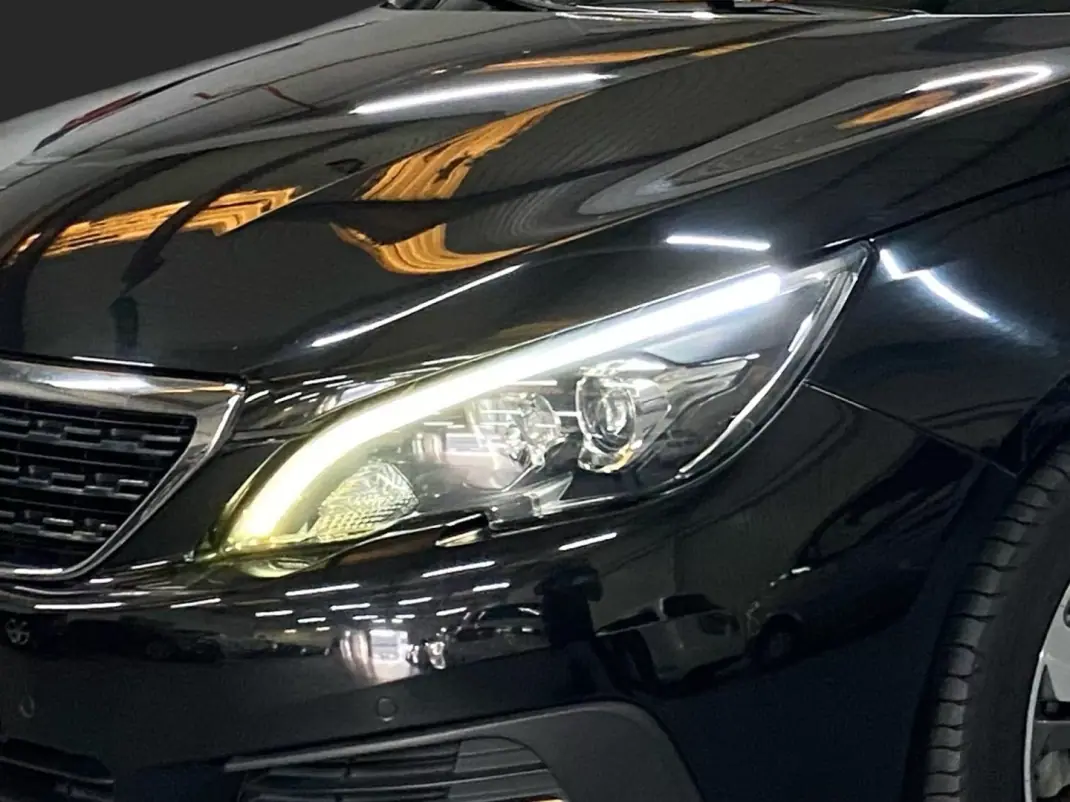 Peugeot 308 SW 2019 - 12450 EUR, 65800 km - AUTO.MOTO.pt - 65800km - foto 5 de 19