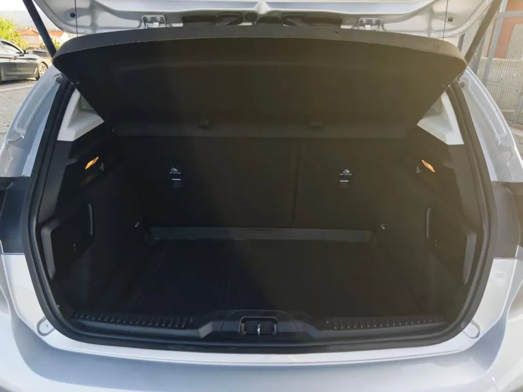 Ford Focus 2018 - 13990 EUR, 90000 km - AUTO.MOTO.pt - 90000km - foto 33 de 36