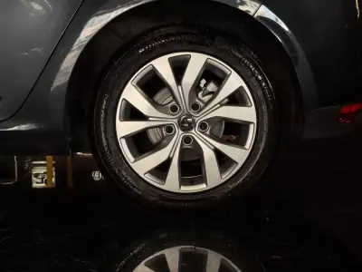Renault Mégane 2020 - 12990 EUR, 196100 km - AUTO.MOTO.pt - 196100km - foto 10 de 23