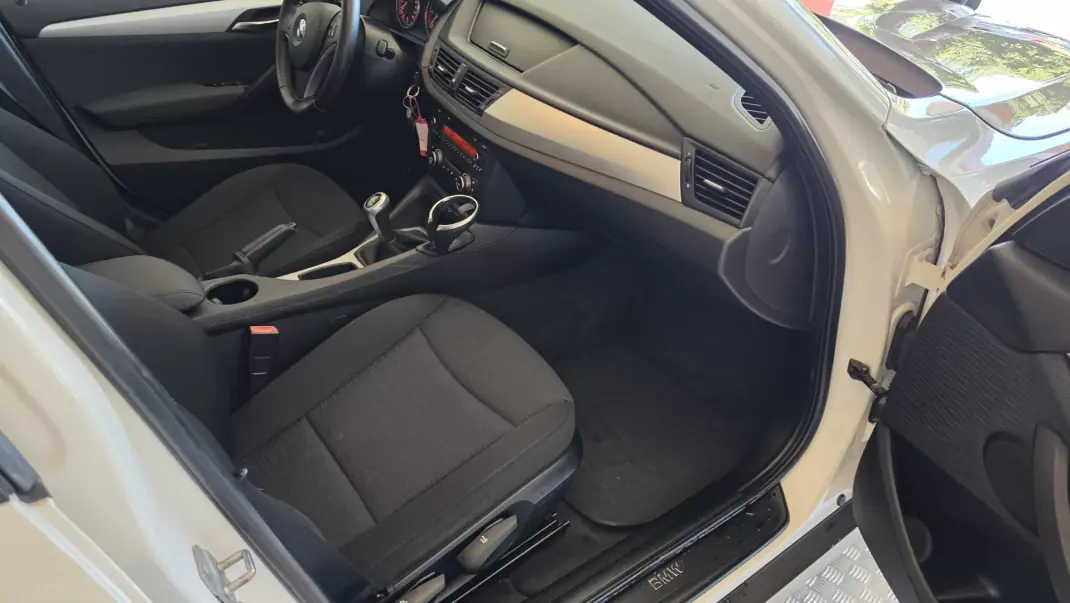 BMW X1 2011 - 9900 EUR, 192351 km - AUTO.MOTO.pt - 192351km - foto 43 de 52
