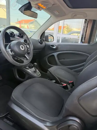 Smart ForTwo Coupé 2015 - 12480 EUR, 35000 km - AUTO.MOTO.pt - 35000km - foto 3 de 4
