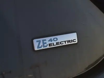 Renault Zoe 2019 - 12990 EUR, 86924 km - AUTO.MOTO.pt - 86924km - foto 24 de 29