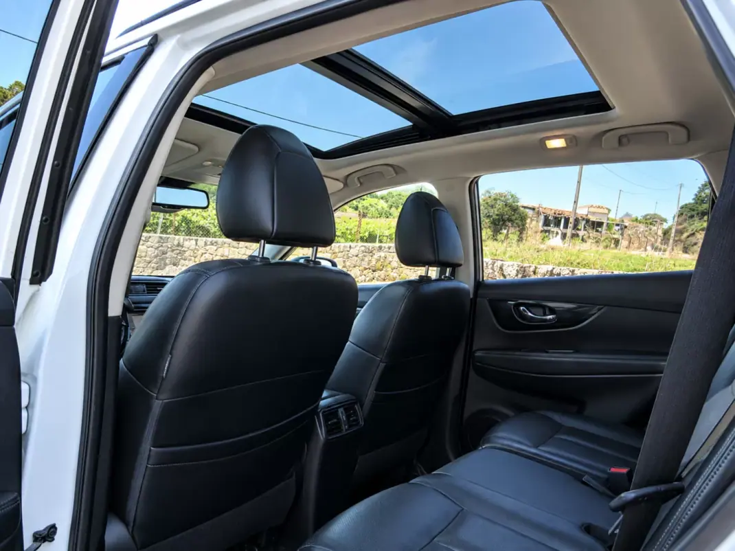 Nissan X-Trail 2017 - 18990 EUR, 179000 km - 179000km - foto 29 de 54