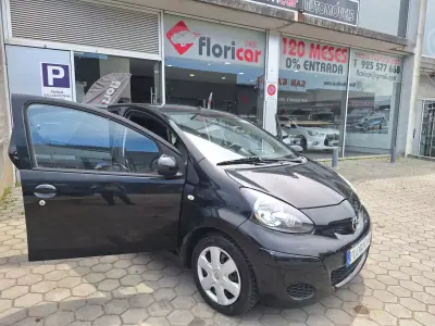 Toyota Aygo 2012 - 5900 EUR, 169000 km - AUTO.MOTO.pt - 169000km - foto 4 de 16