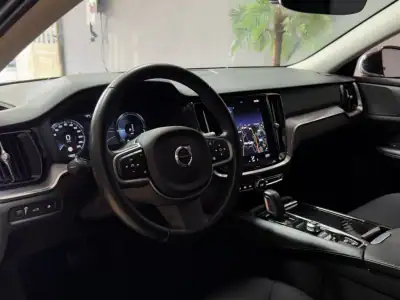 Volvo V60 2022 - 25990 EUR, 149741 km - AUTO.MOTO.pt - 149741km - foto 7 de 14