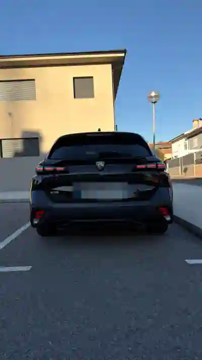 Peugeot 308 SW 2022 — foto 3 de 15