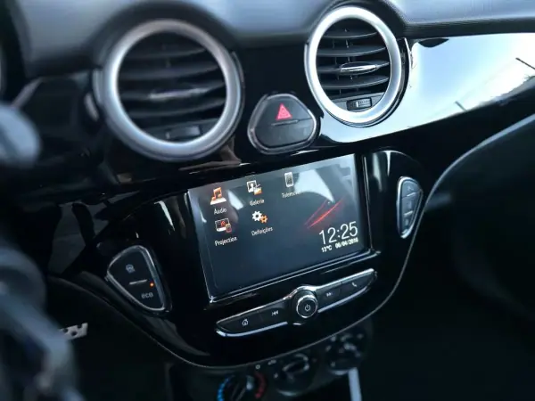 Opel Adam 2019 - 10900 EUR, 38000 km - AUTO.MOTO.pt - 38000km - foto 21 de 36
