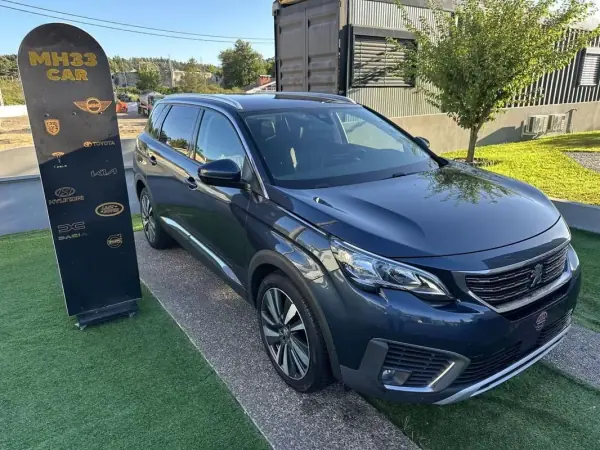 Peugeot 5008 2018 - 14900 EUR, 220000 km - AUTO.MOTO.pt - 220000km - foto 4 de 60