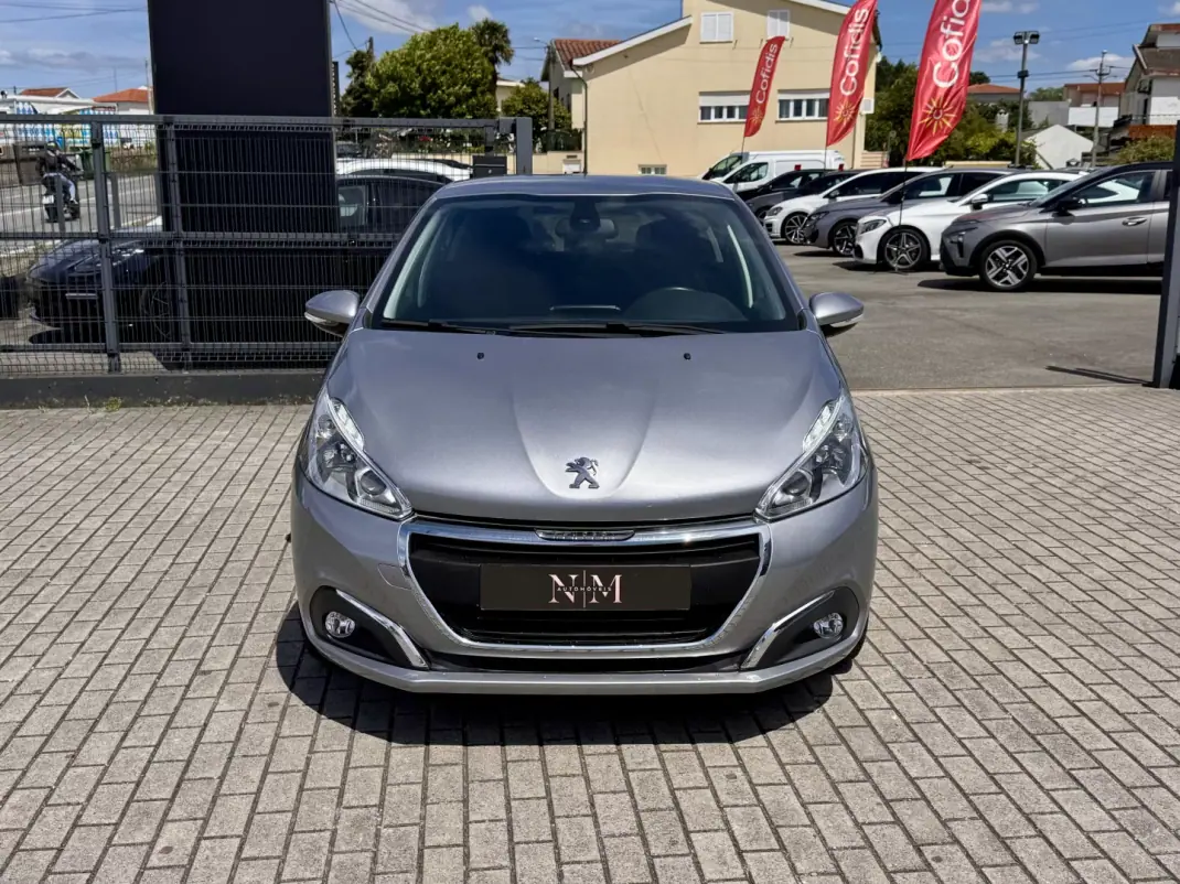 Peugeot 208 2019 - 11990 EUR, 53000 km - AUTO.MOTO.pt - 53000km - foto 3 de 19