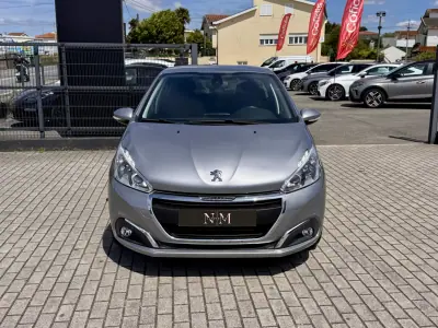 Peugeot 208 2019 - 11990 EUR, 53000 km - AUTO.MOTO.pt - 53000km - foto 3 de 19