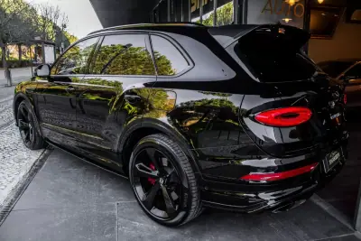 Bentley Bentayga 2022 - 230000 EUR, 70942 km - AUTO.MOTO.pt - 70942km - foto 3 de 57