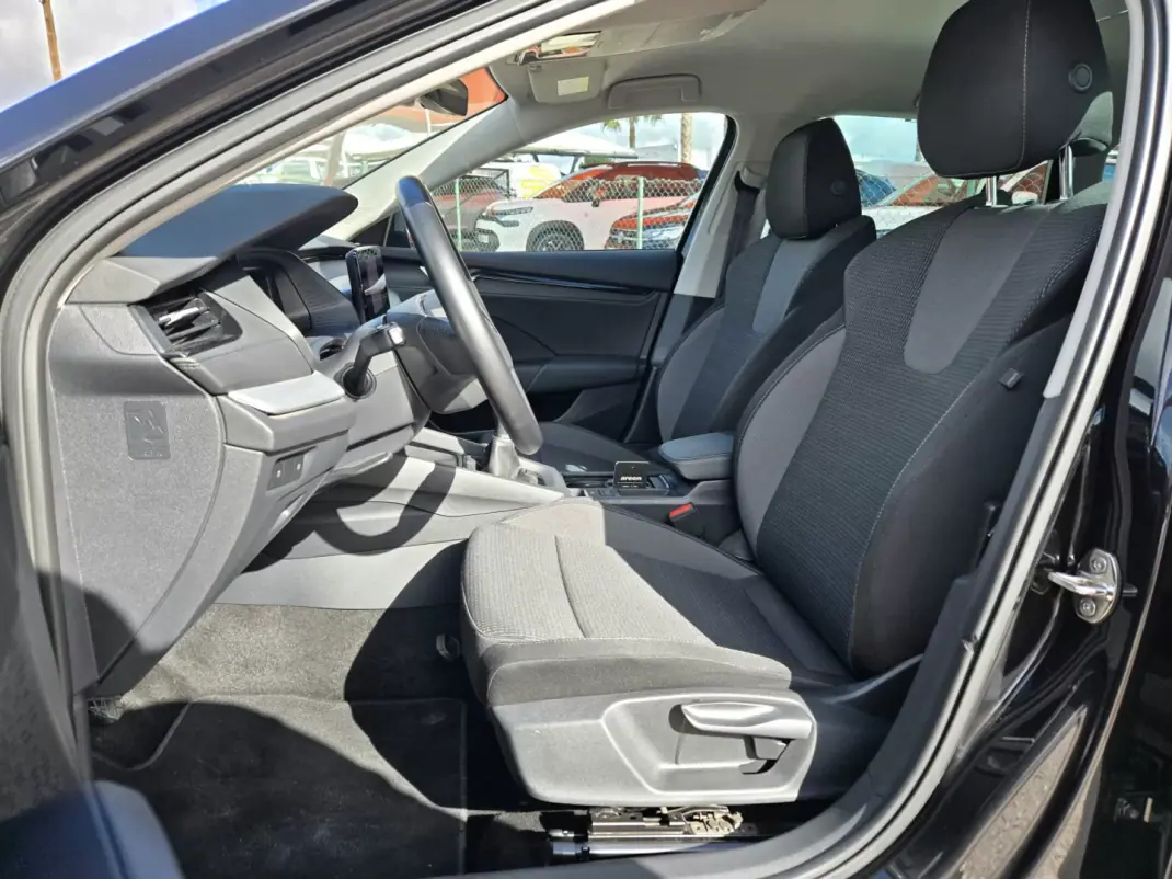 Skoda Octavia Break 2024 - 26950 EUR, 39800 km - AUTO.MOTO.pt - 39800km - foto 5 de 10