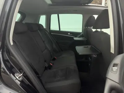 Volkswagen Tiguan 2011 - 13800 EUR, 147290 km - AUTO.MOTO.pt - 147290km - foto 13 de 26