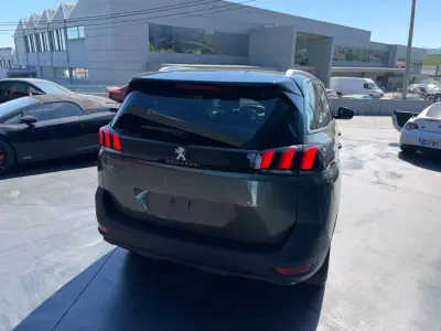 Peugeot 5008 2019 - 16500 EUR, 119000 km - AUTO.MOTO.pt - 119000km - foto 3 de 10