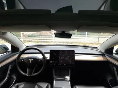 Tesla Model 3 2022 - 32490 EUR, 88297 km - AUTO.MOTO.pt - 88297km - foto 10 de 19