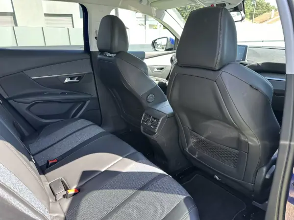 Peugeot 3008 2018 - 14900 EUR, 200000 km - AUTO.MOTO.pt - 200000km - foto 56 de 63