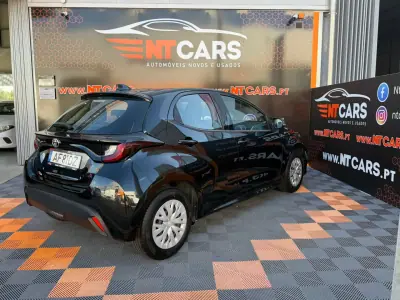 Toyota Yaris 2021 - 14900 EUR, 111329 km - AUTO.MOTO.pt - 111329km - foto 2 de 16