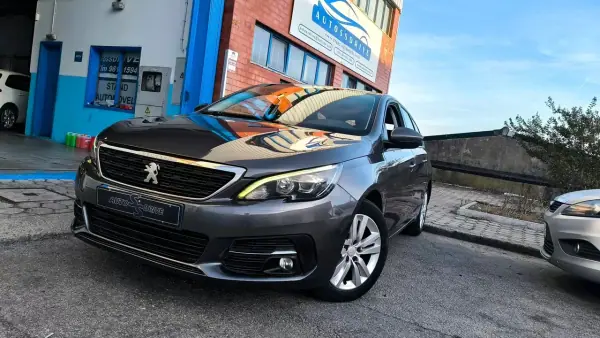 Peugeot 308 SW 2018 - 9900 EUR, 175000 km - AUTO.MOTO.pt - 175000km - foto 15 de 16