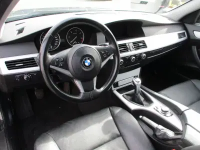 BMW 520 2009 - 9900 EUR, 204000 km - AUTO.MOTO.pt - 204000km - foto 9 de 14