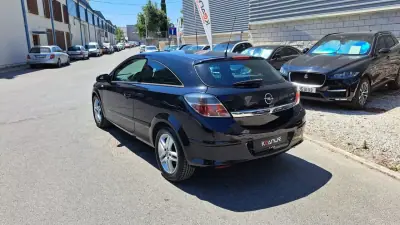 Opel Astra GTC 2007 - 4980 EUR, 201150 km - AUTO.MOTO.pt - 201150km - foto 5 de 36