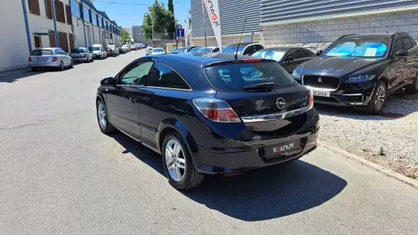 Opel Astra GTC 2007 - 4980 EUR, 201150 km - AUTO.MOTO.pt - 201150km - foto 5 de 36