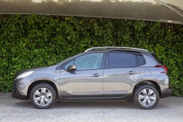 Peugeot 2008 2016 - 10500 EUR, 156000 km - AUTO.MOTO.pt - 156000km - foto 16 de 18