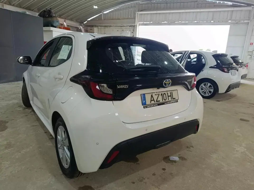 Toyota Yaris 2023 - 22500 EUR, 65747 km - AUTO.MOTO.pt - 65747km - foto 2 de 4