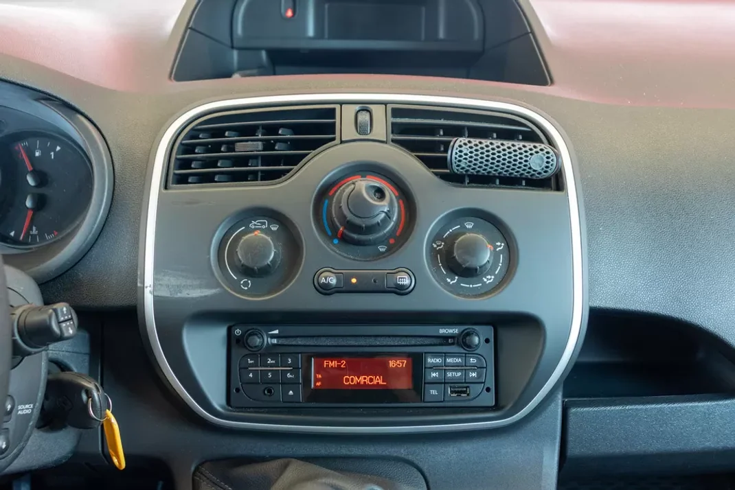 Renault Kangoo 1.5 dCi 3 Lug. C/IVA 2020 - 12450 EUR, 126650 km - AUTO.MOTO.pt - 126650km - foto 12 de 14