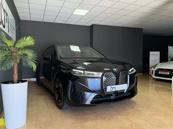 BMW iX 2023 - 65000 EUR, 97894 km - AUTO.MOTO.pt - 97894km - foto 2 de 21