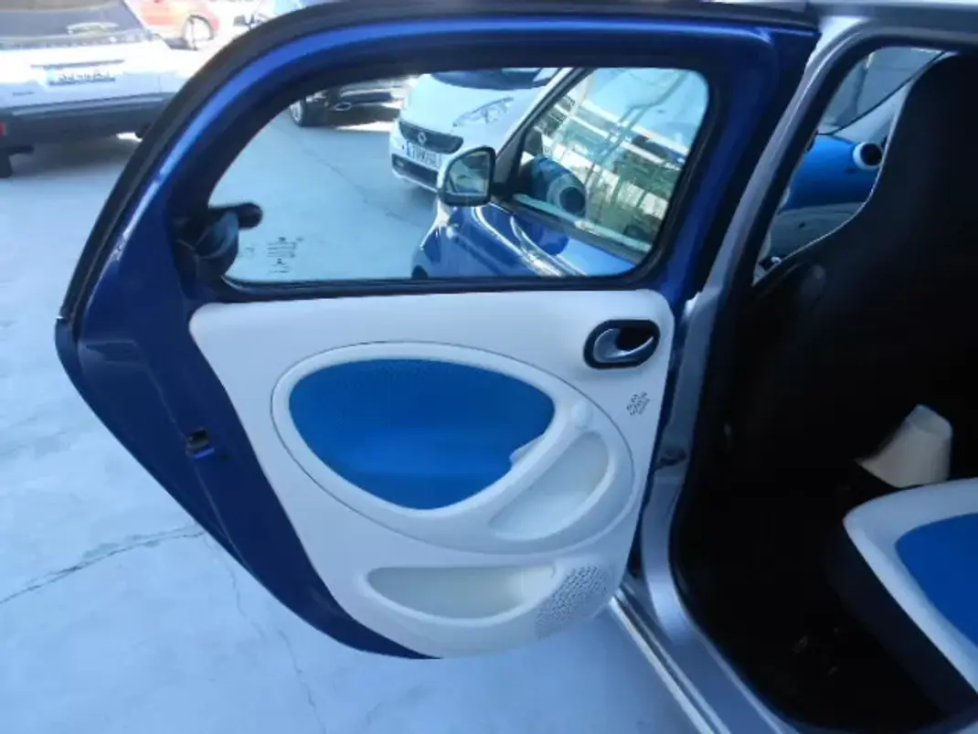 Smart ForFour 2017 - 9500 EUR, 107872 km - 107872km - foto 8 de 14