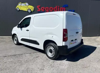 Peugeot 2019 - 12300 EUR, 92000 km - AUTO.MOTO.pt - 92000km - foto 6 de 19