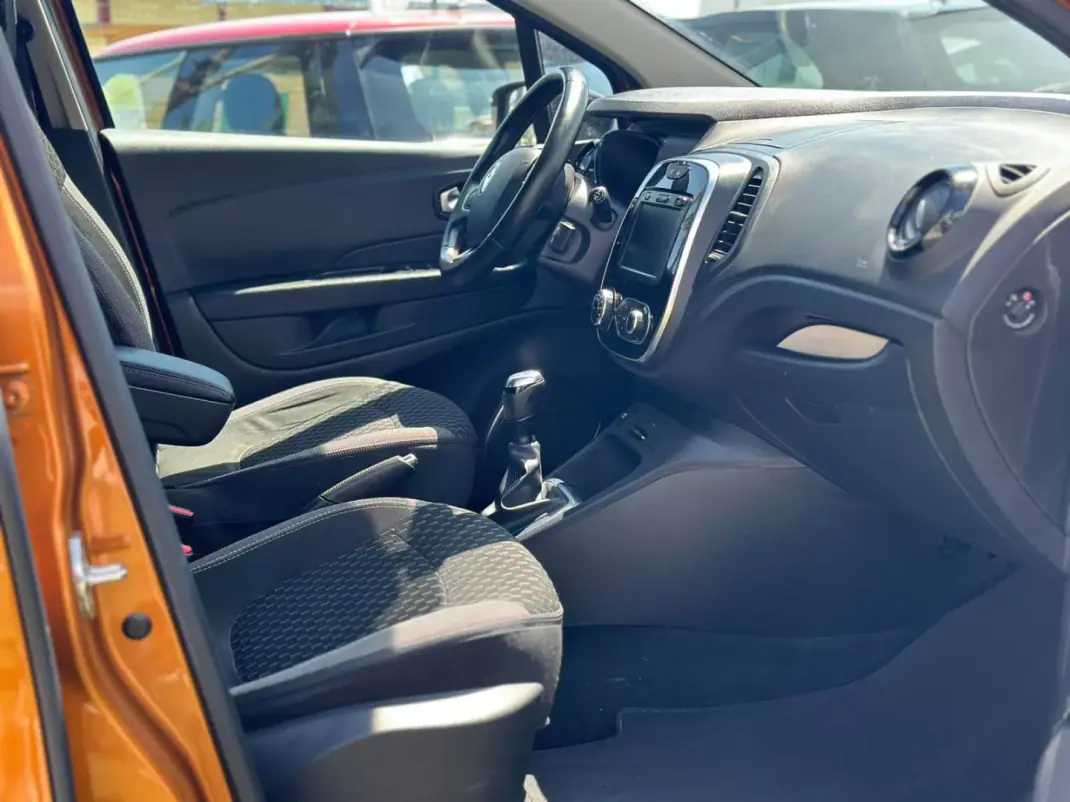 Renault Captur 2019 - 17990 EUR, 55017 km - 55017km - foto 9 de 16