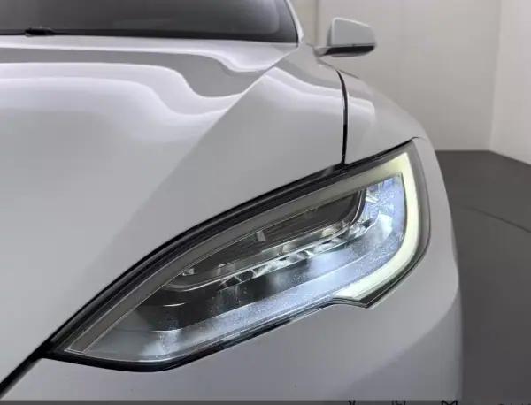 Tesla Model S 2018 - 25900 EUR, 240392 km - AUTO.MOTO.pt - 240392km - foto 10 de 37