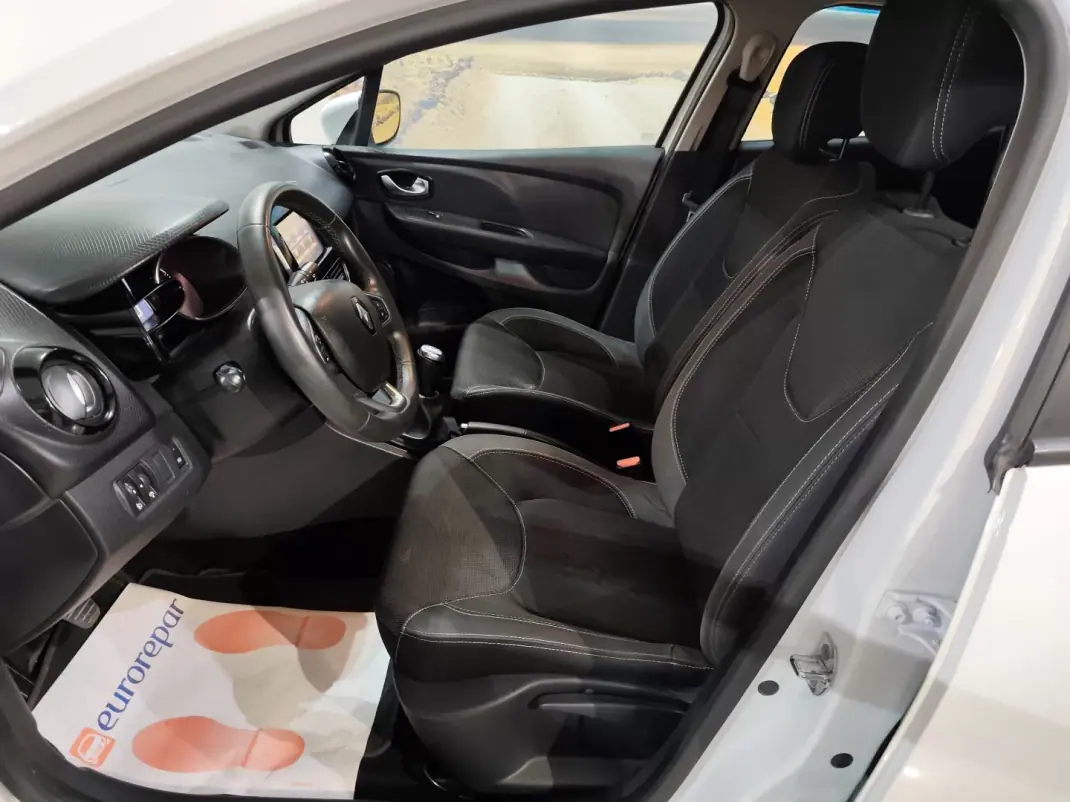 Renault Clio 2017 - 9950 EUR, 94000 km - AUTO.MOTO.pt - 94000km - foto 10 de 22