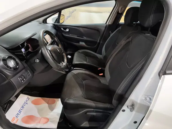 Renault Clio 2017 - 9950 EUR, 94000 km - AUTO.MOTO.pt - 94000km - foto 10 de 22