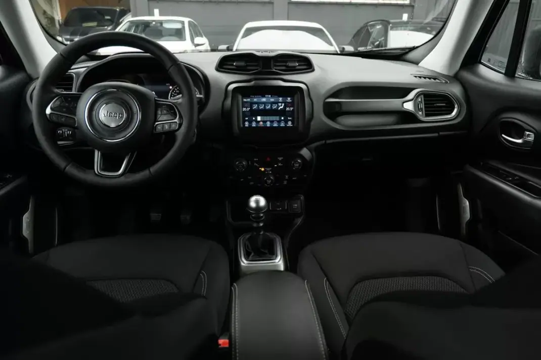 Jeep Renegade 2020 - 15999 EUR, 98800 km - AUTO.MOTO.pt - 98800km - foto 25 de 27