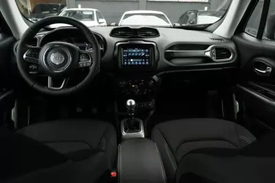 Jeep Renegade 2020 - 15999 EUR, 98800 km - AUTO.MOTO.pt - 98800km - foto 25 de 27