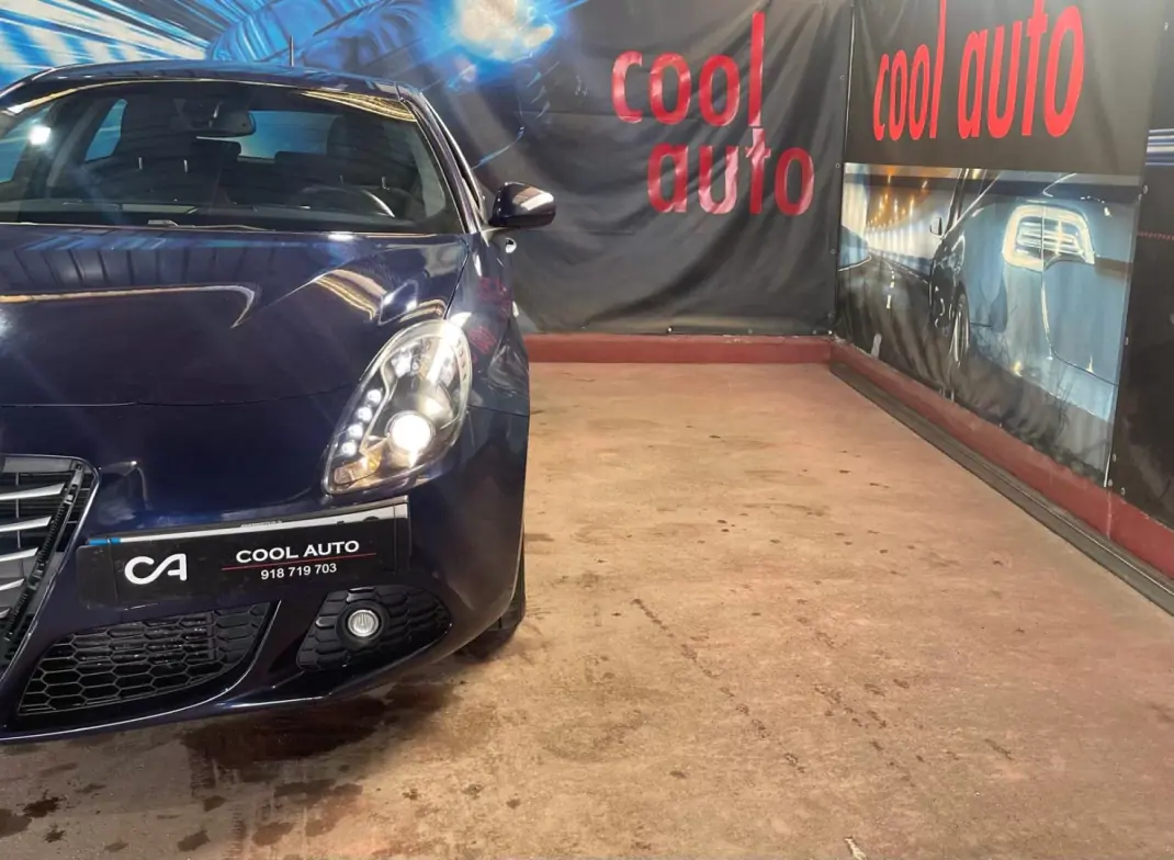 Alfa Romeo Giulietta 2011 - 8750 EUR, 197000 km - AUTO.MOTO.pt - 197000km - foto 11 de 35