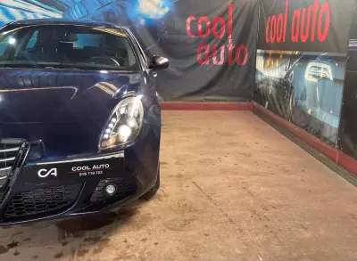 Alfa Romeo Giulietta 2011 - 8750 EUR, 197000 km - AUTO.MOTO.pt - 197000km - foto 11 de 35