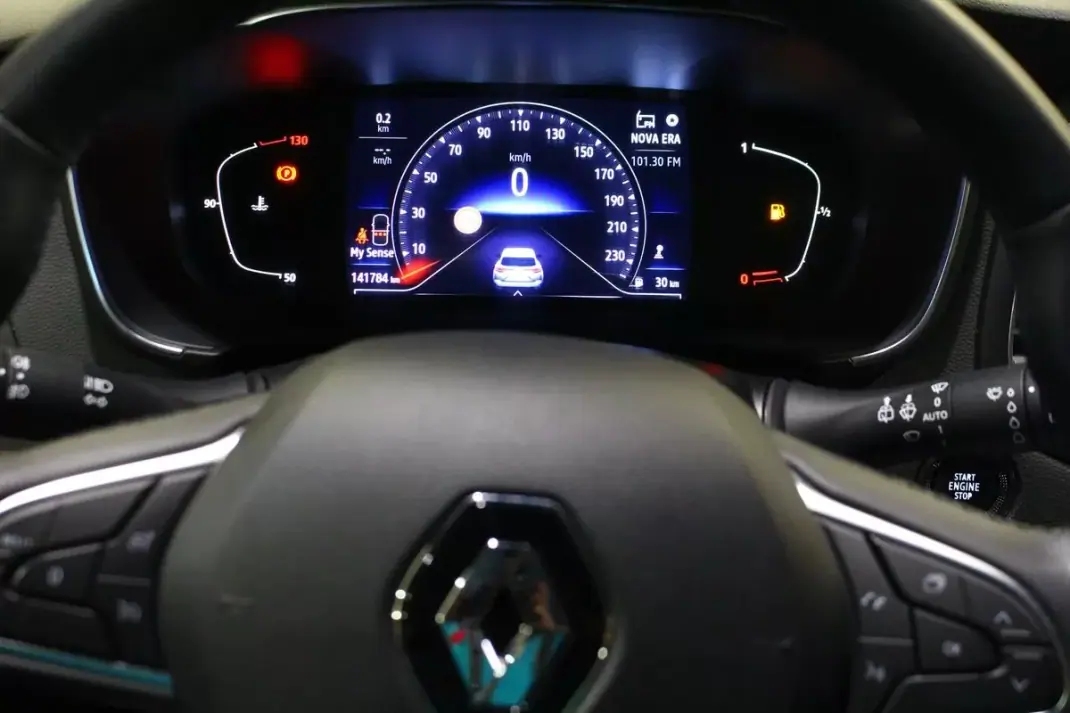 Renault Mégane Sport Tourer 2022 - 15900 EUR, 141000 km - AUTO.MOTO.pt - 141000km - foto 21 de 30