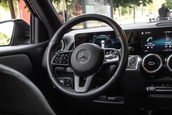 Mercedes-Benz GLB 180 2020 - 31950 EUR, 130184 km - AUTO.MOTO.pt - 130184km - foto 32 de 44