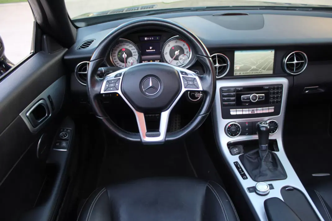 Mercedes-Benz SLK 250 2015 - 22990 EUR, 203350 km - 203350km - foto 10 de 32