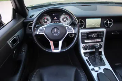 Mercedes-Benz SLK 250 2015 - 22990 EUR, 203350 km - 203350km - foto 10 de 32