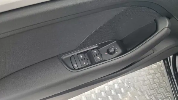 Audi A3 Sportback 2016 - 11900 EUR, 253264 km - AUTO.MOTO.pt - 253264km - foto 33 de 55