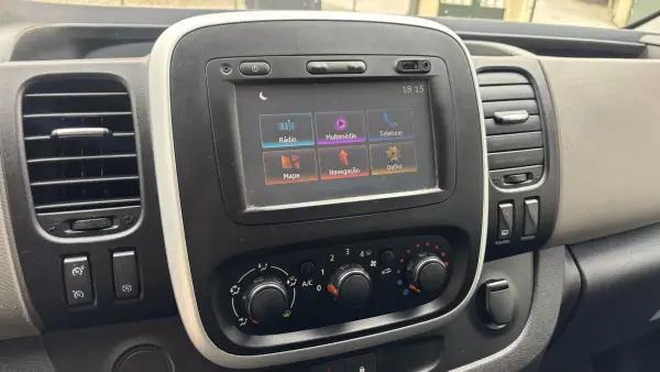 Renault Trafic 2017 - 18490 EUR, 187000 km - AUTO.MOTO.pt - 187000km - foto 10 de 15