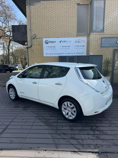 Nissan Leaf 2017 - 7900 EUR, 117534 km - AUTO.MOTO.pt - 117534km - foto 3 de 15