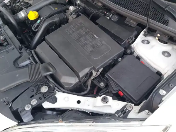 Renault Mégane 1.5 DCI III Hatchback 2013 - 3999 EUR, 317737 km - AUTO.MOTO.pt - 317737km - foto 49 de 50