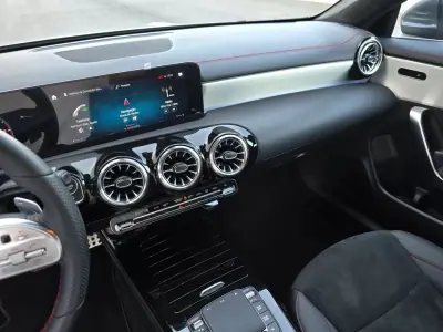 Mercedes-Benz CLA 180 2022 - 29900 EUR, 36800 km - 36800km - foto 22 de 44