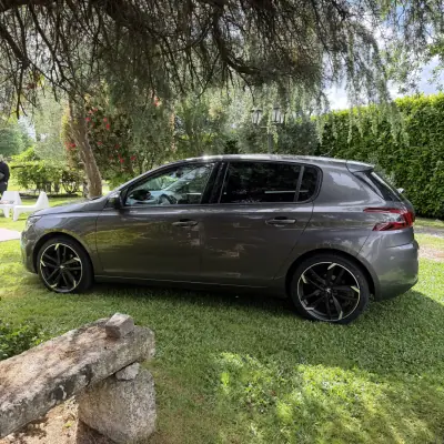 Peugeot 308 2019 - 11990 EUR, 129400 km - AUTO.MOTO.pt - 129400km - foto 5 de 20