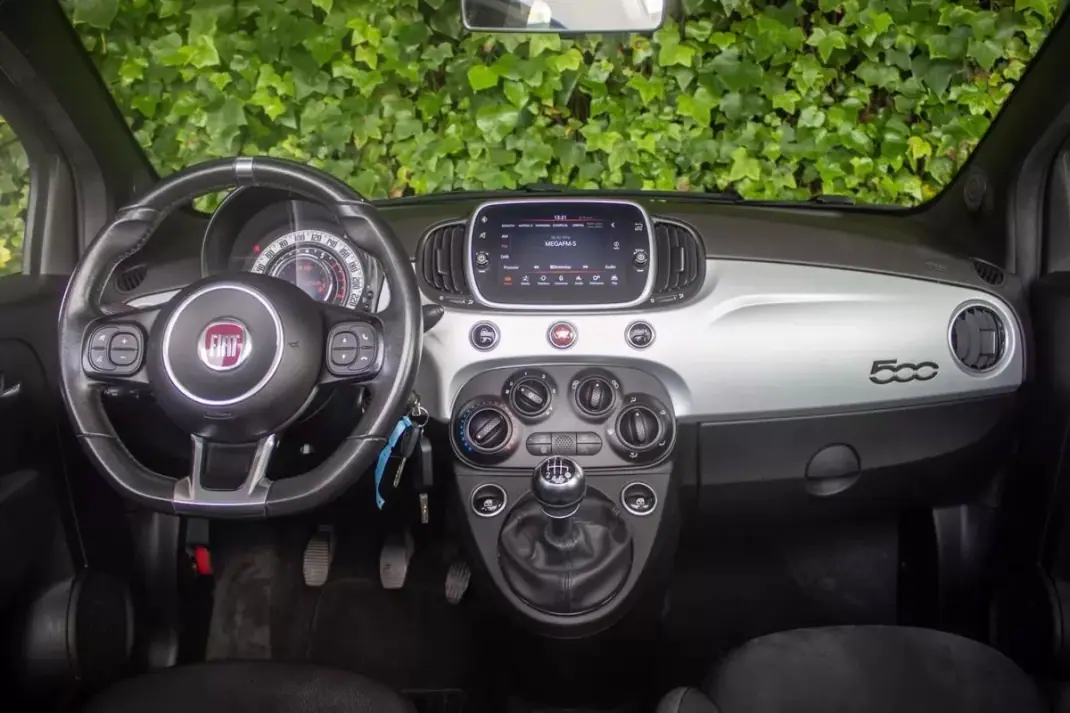 Fiat 500C 2021 - 11900 EUR, 110000 km - AUTO.MOTO.pt - 110000km - foto 16 de 17